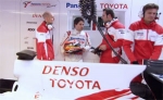 Timo Glock und Jarno Trulli in der PIT-Garage